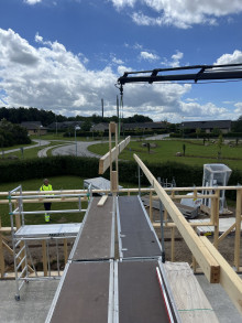 Skræddersyet tilbygning i Hadsten – Erhvervslokale & isoleret garage