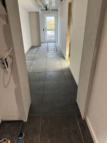 Skræddersyet tilbygning i Hadsten – Erhvervslokale & isoleret garage